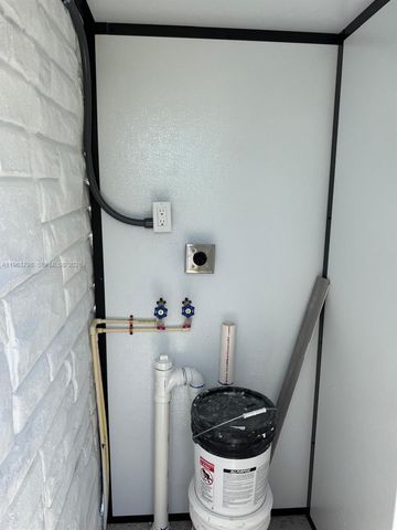 1794 NW 74th Ter, Miami, FL 33147