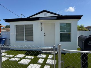 1794 NW 74th Ter, Miami, FL 33147