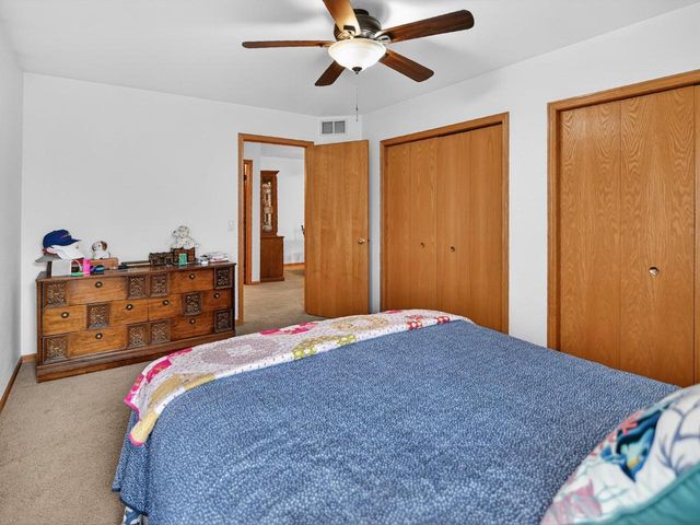 808A N Clover Lane, Cottage Grove, WI 53527