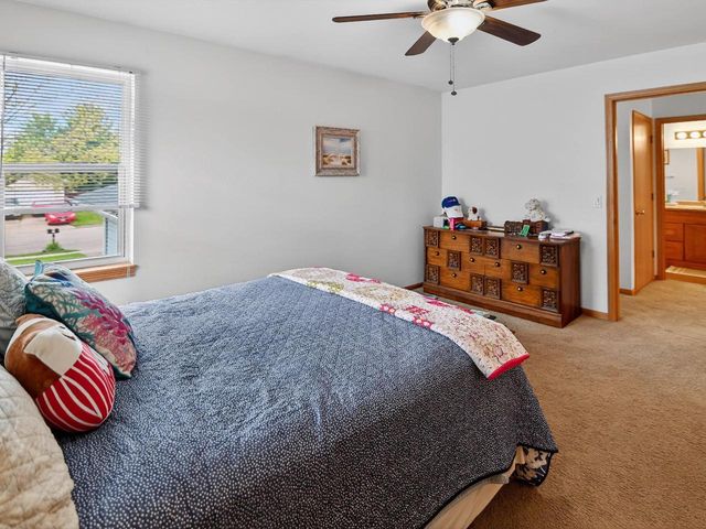808A N Clover Lane, Cottage Grove, WI 53527