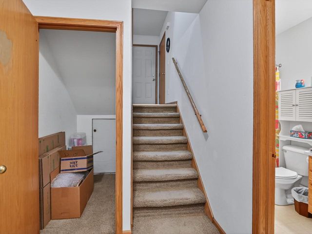 808A N Clover Lane, Cottage Grove, WI 53527