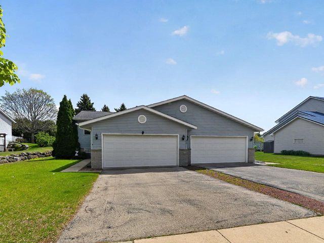 808A N Clover Lane, Cottage Grove, WI 53527