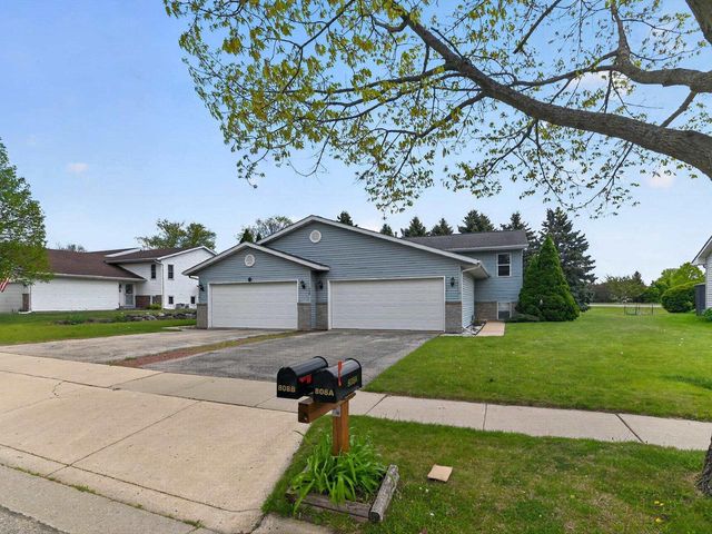808A N Clover Lane, Cottage Grove, WI 53527