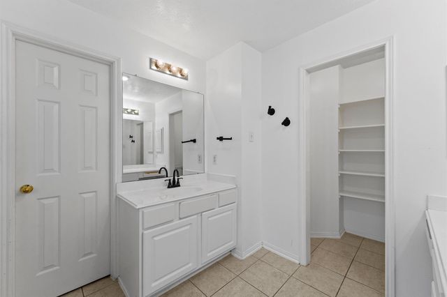 17142 Kiowa River Lane, Houston, TX 77095