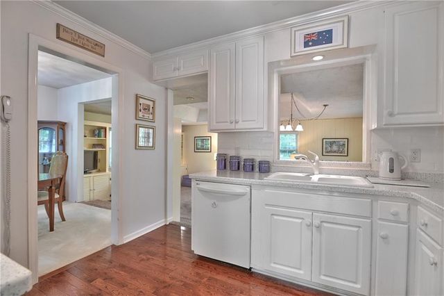 10204 W 70th Street, Merriam, KS 66203