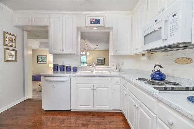 10204 W 70th Street, Merriam, KS 66203