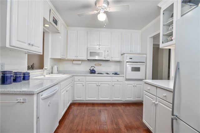 10204 W 70th Street, Merriam, KS 66203