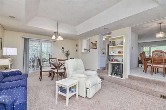 10204 W 70th Street, Merriam, KS 66203