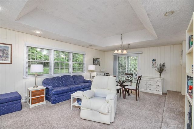 10204 W 70th Street, Merriam, KS 66203