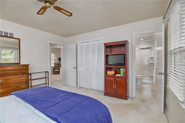 10204 W 70th Street, Merriam, KS 66203