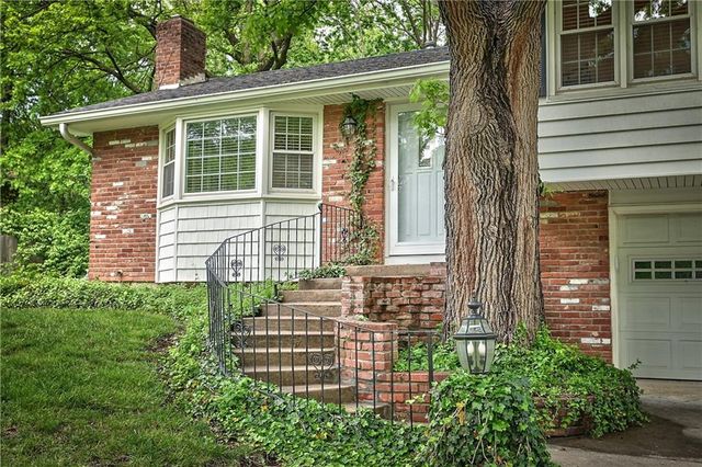 10204 W 70th Street, Merriam, KS 66203