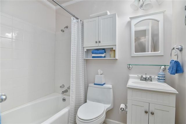 10204 W 70th Street, Merriam, KS 66203