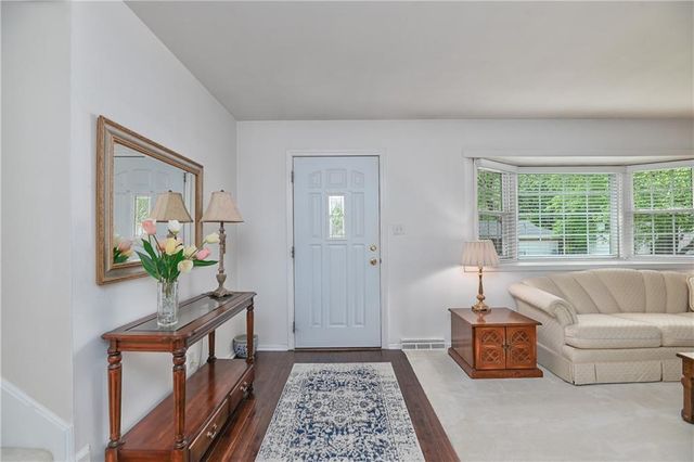 10204 W 70th Street, Merriam, KS 66203