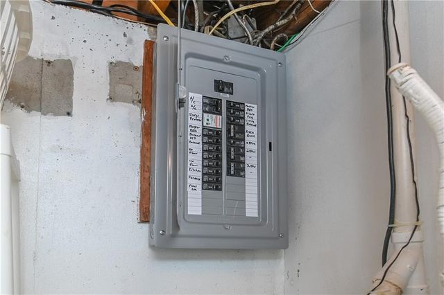 10204 W 70th Street, Merriam, KS 66203