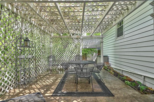 10204 W 70th Street, Merriam, KS 66203