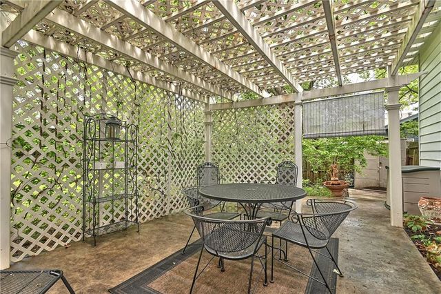 10204 W 70th Street, Merriam, KS 66203