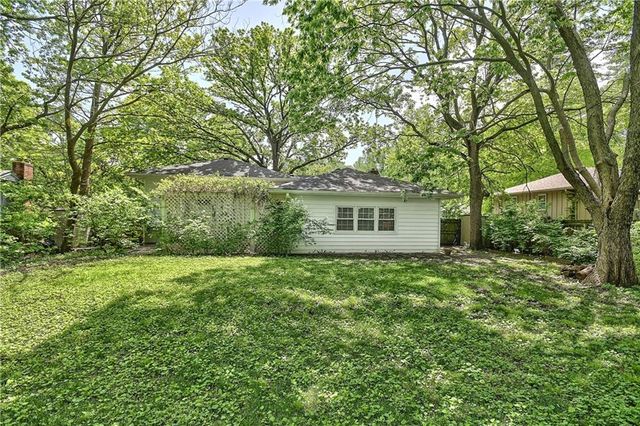 10204 W 70th Street, Merriam, KS 66203