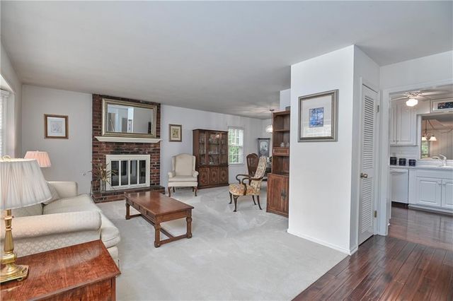 10204 W 70th Street, Merriam, KS 66203