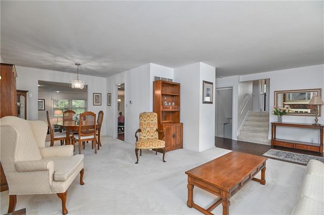 10204 W 70th Street, Merriam, KS 66203