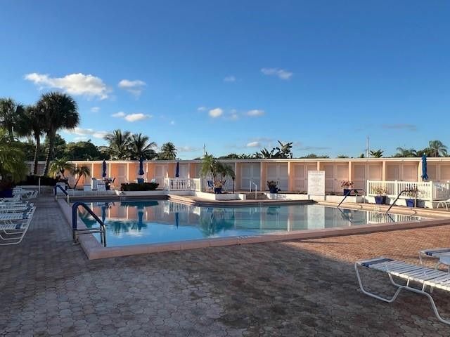 6750 NE 21st Road 103, Fort Lauderdale, FL 33308