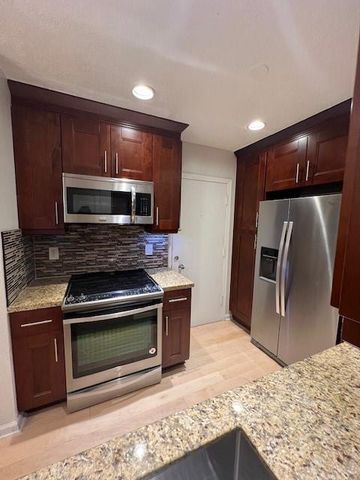 6750 NE 21st Road 103, Fort Lauderdale, FL 33308