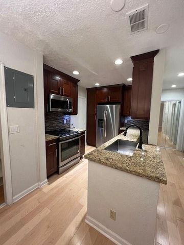 6750 NE 21st Road 103, Fort Lauderdale, FL 33308