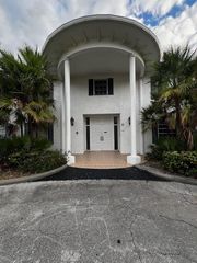 6750 NE 21st Road 103, Fort Lauderdale, FL 33308