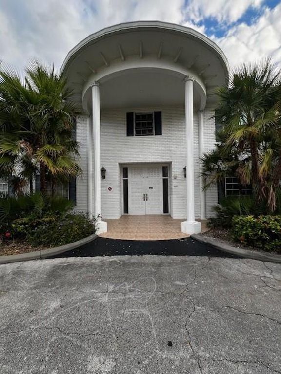 6750 NE 21st Road 103, Fort Lauderdale, FL 33308