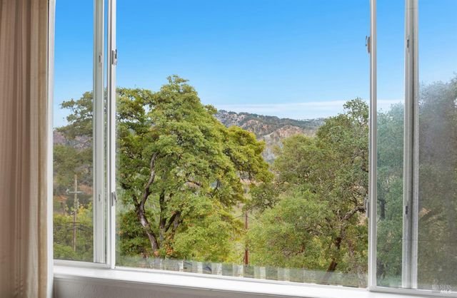 6 Blackwood Ct, Napa, CA 94558