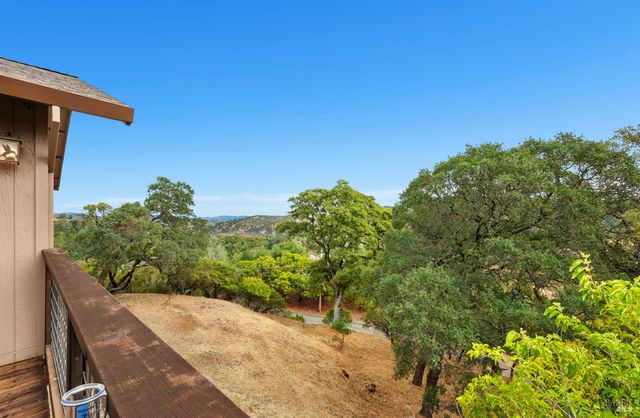 6 Blackwood Ct, Napa, CA 94558