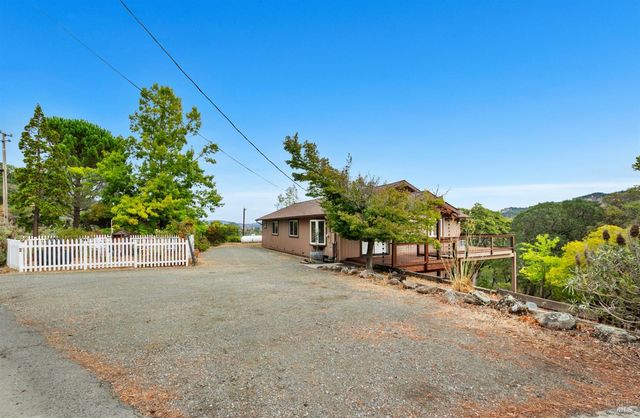 6 Blackwood Ct, Napa, CA 94558