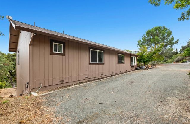 6 Blackwood Ct, Napa, CA 94558