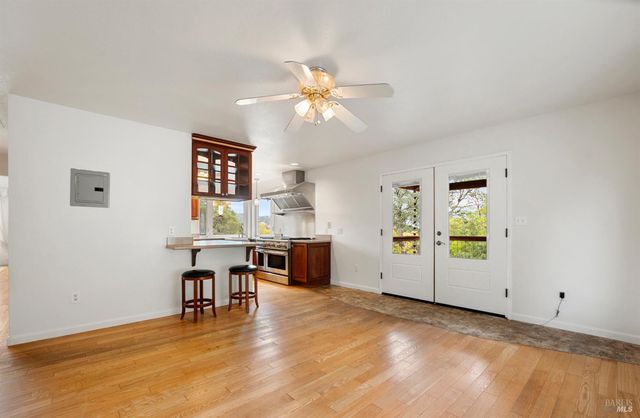 6 Blackwood Ct, Napa, CA 94558