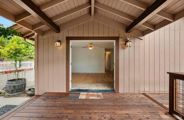 6 Blackwood Ct, Napa, CA 94558