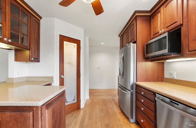 6 Blackwood Ct, Napa, CA 94558