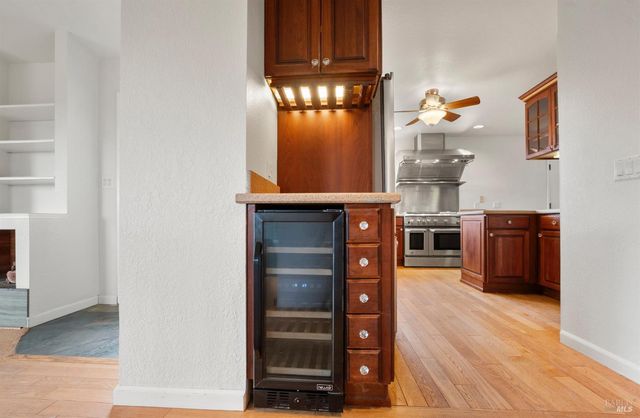 6 Blackwood Ct, Napa, CA 94558