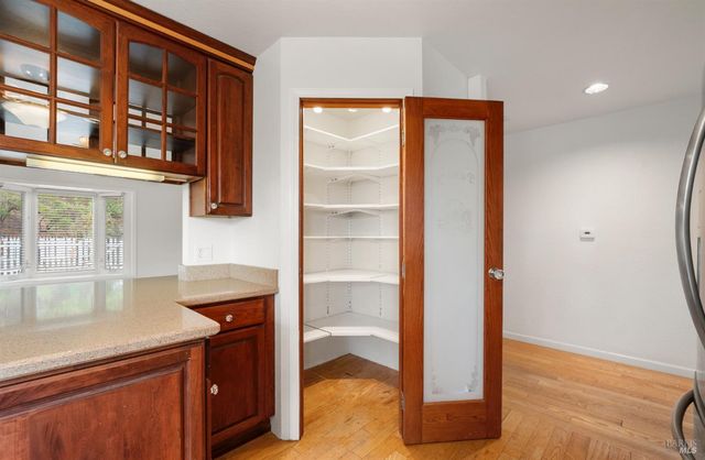 6 Blackwood Ct, Napa, CA 94558