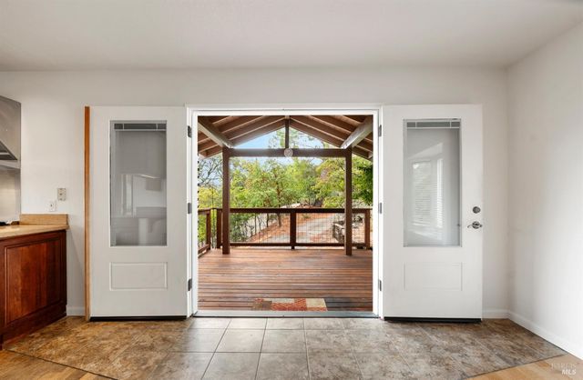 6 Blackwood Ct, Napa, CA 94558