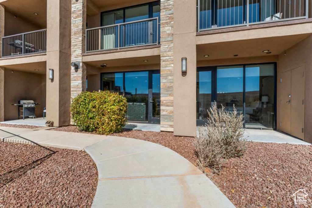 5194 W VILLAS DR, Hurricane, UT 84737