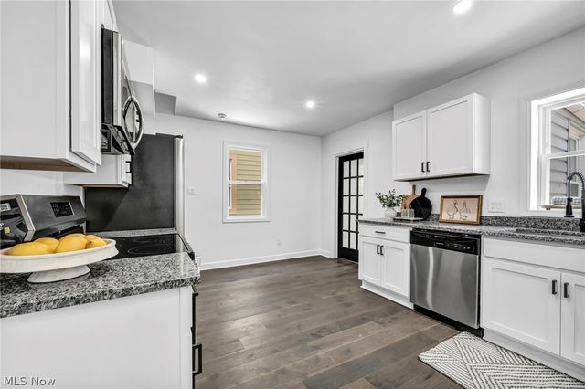 3210 Monroe Avenue, Cleveland, OH 44113