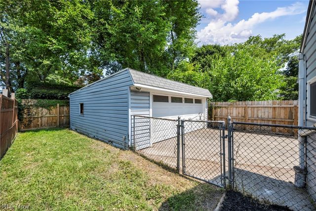 3210 Monroe Avenue, Cleveland, OH 44113
