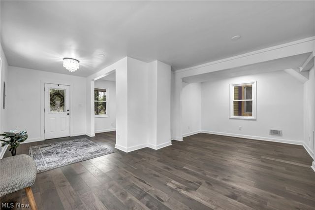 3210 Monroe Avenue, Cleveland, OH 44113