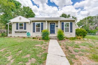 106 Field Crest Dr, San Antonio, TX 78209