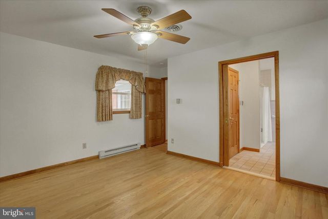 18514 INDIAN COTTAGE RD, Hagerstown, MD 21742