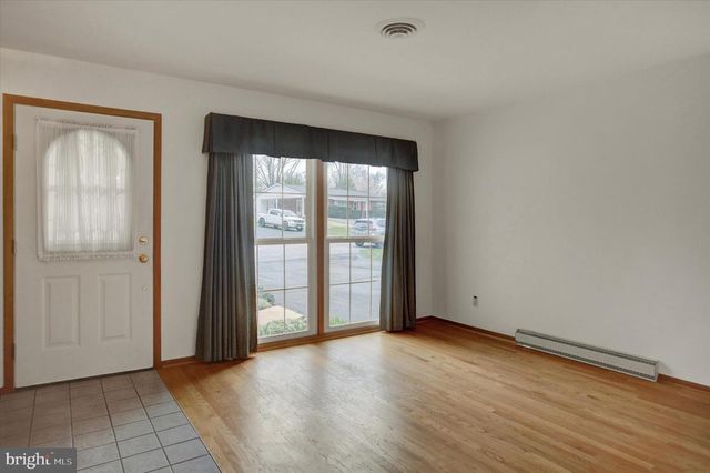 18514 INDIAN COTTAGE RD, Hagerstown, MD 21742