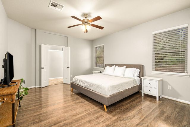 8016 N Tarrytown Crossing Dr, Conroe, TX 77304