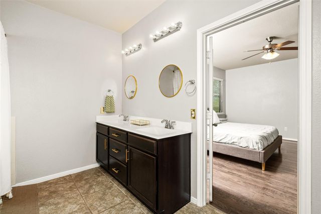 8016 N Tarrytown Crossing Dr, Conroe, TX 77304