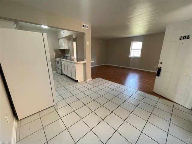 719 Marvin Ave Apt 106, Norfolk, VA 23518