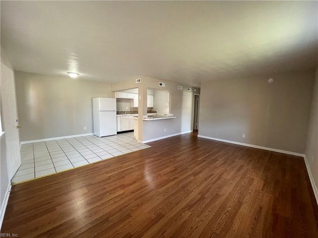 719 Marvin Ave Apt 106, Norfolk, VA 23518