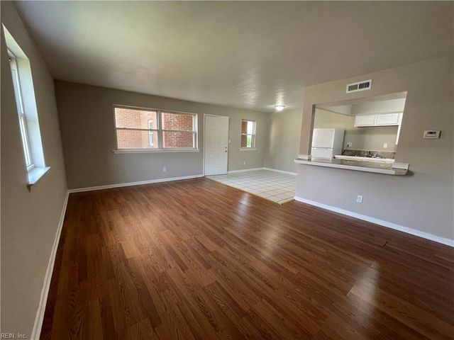 719 Marvin Ave Apt 106, Norfolk, VA 23518